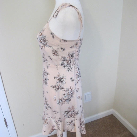 🔴🔴🔴SOLD🔴🔴🔴Express Women's Spring bridal shower Easter Casual Dress - Picture 2 of 9